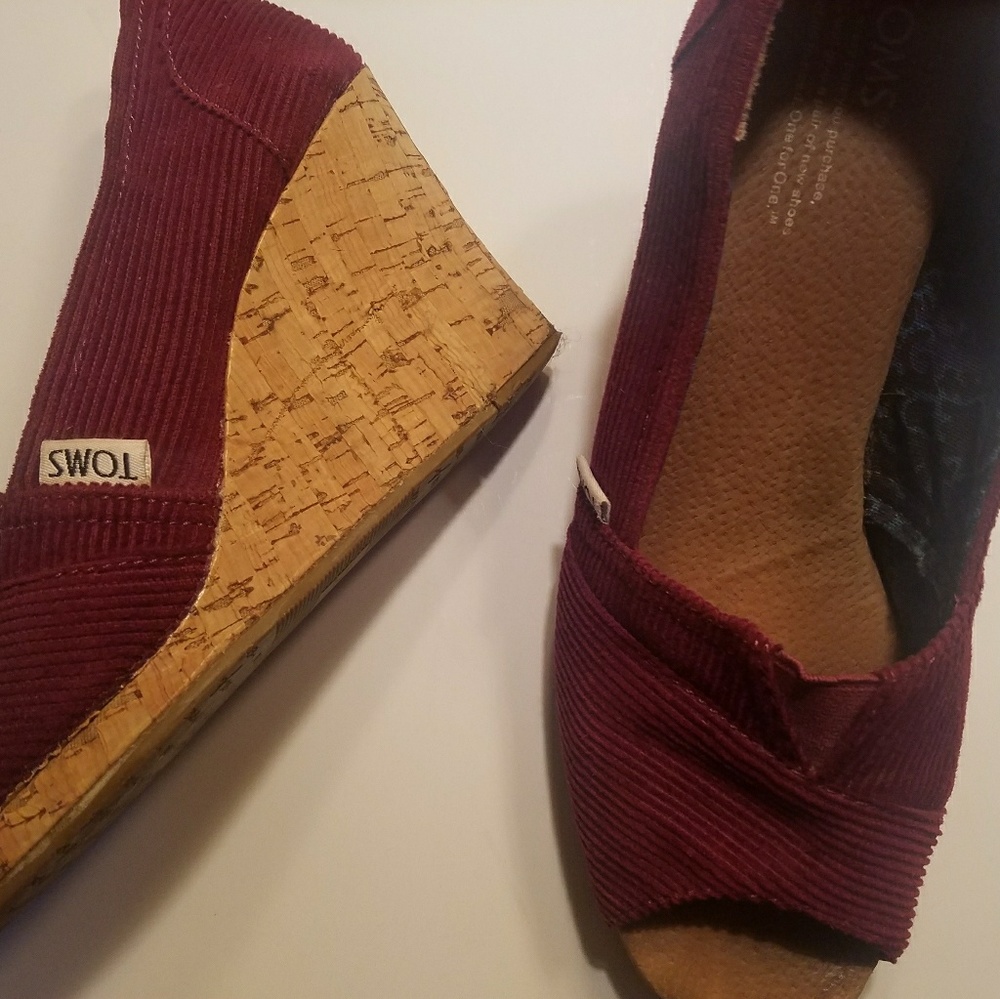 Toms corduroy wedges burgundy size 8